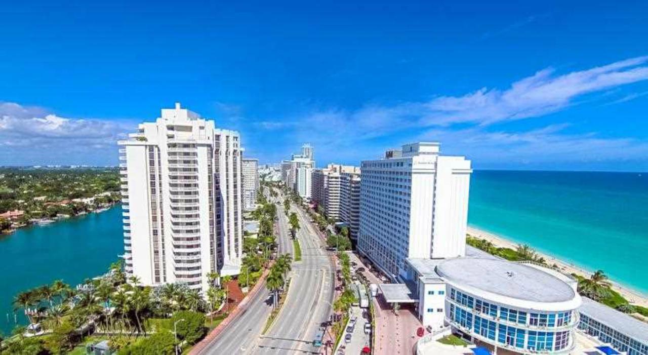 Castle Beach Resort Apartment Маями Бийч Екстериор снимка