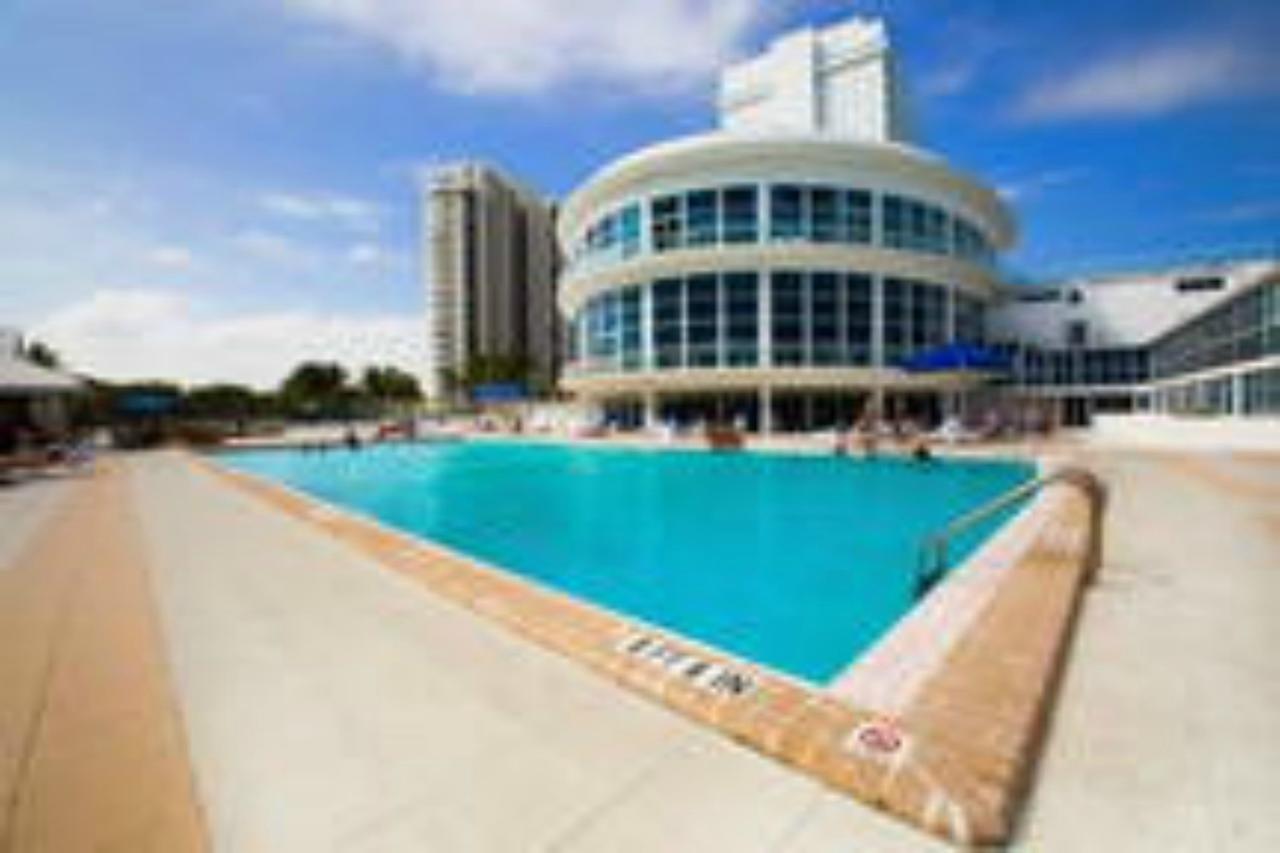 Castle Beach Resort Apartment Маями Бийч Екстериор снимка